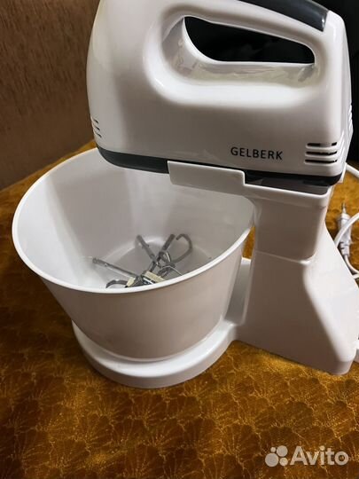 Миксер с чашей электрический