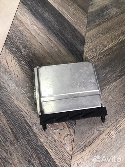 Блок управления двигателем Volvo S80