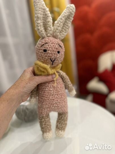 Вязаный заяц