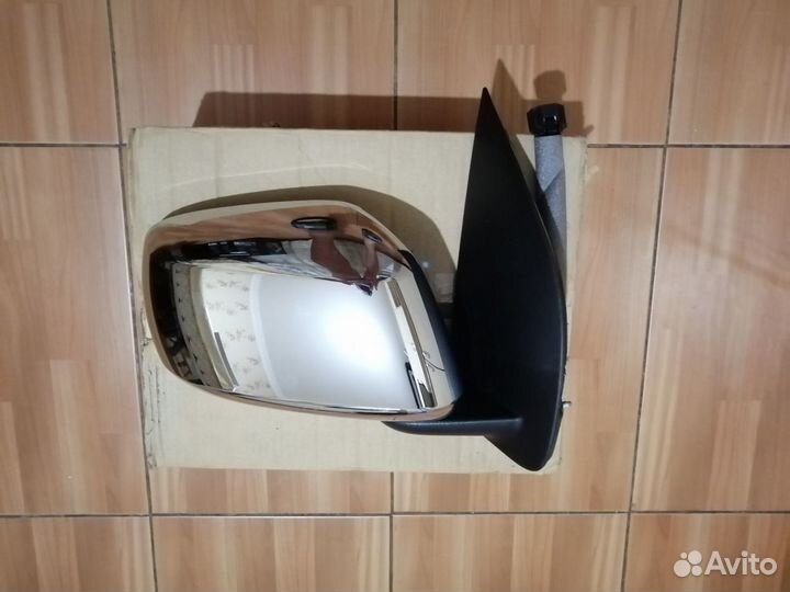 Новое зеркало правое Nissan Pathfinder R51