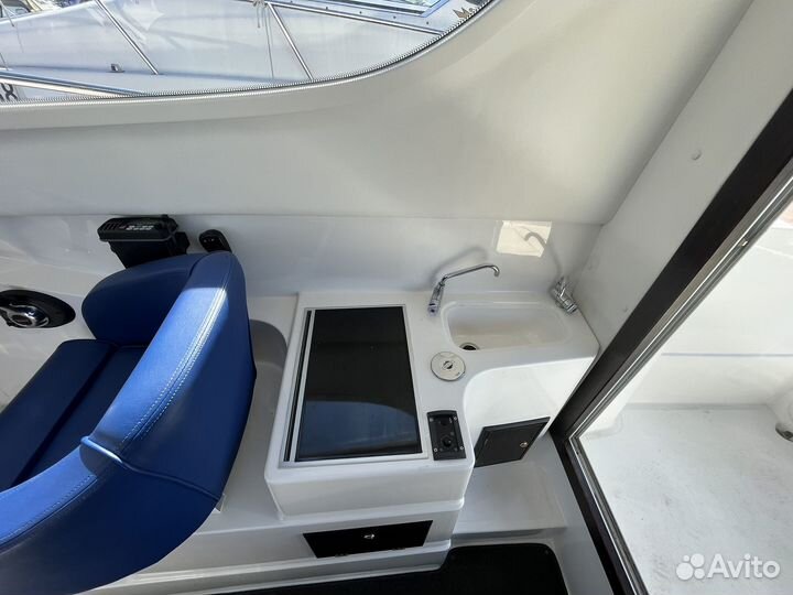 Катер Silver Star Cabin Condor 730