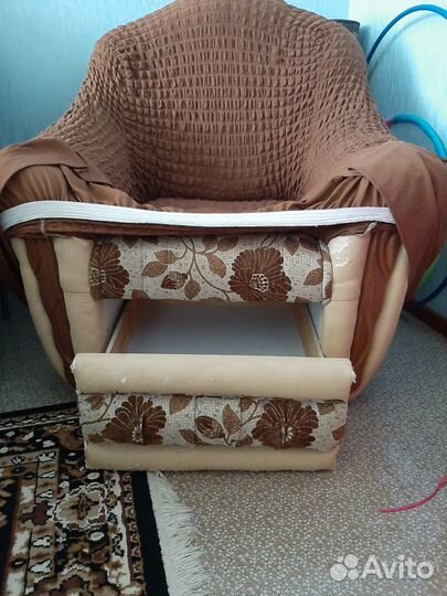 Продается диван и два кресла