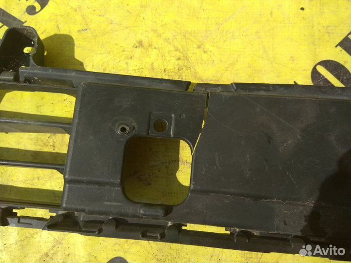 Решетка в бампер Toyota Land Cruiser 200 2008-2021