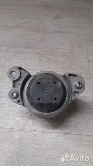 Опора двс левая Mercedes Benz C Class W 205 С 2013