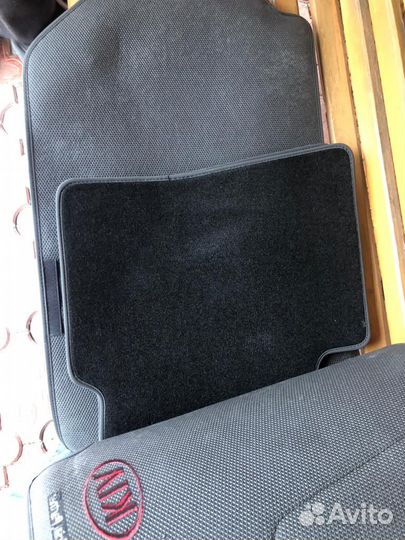 Автомобильные коврики текстильные