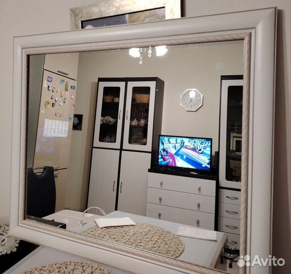 Зеркало настенное