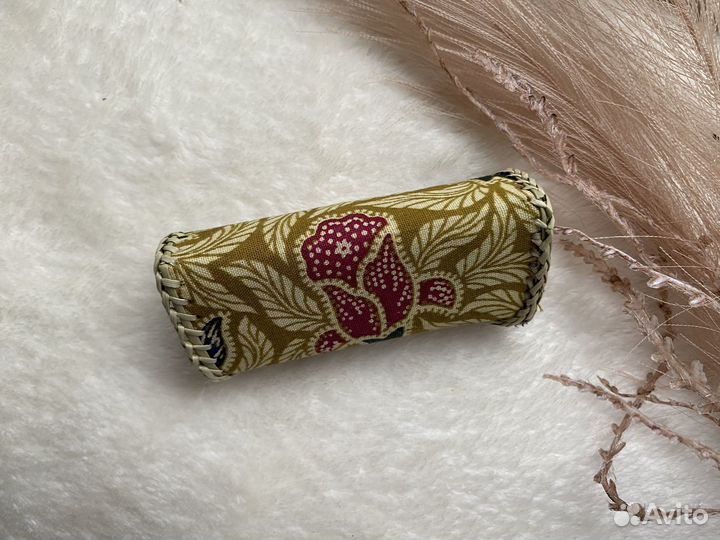 Футляр для помады с зеркалом