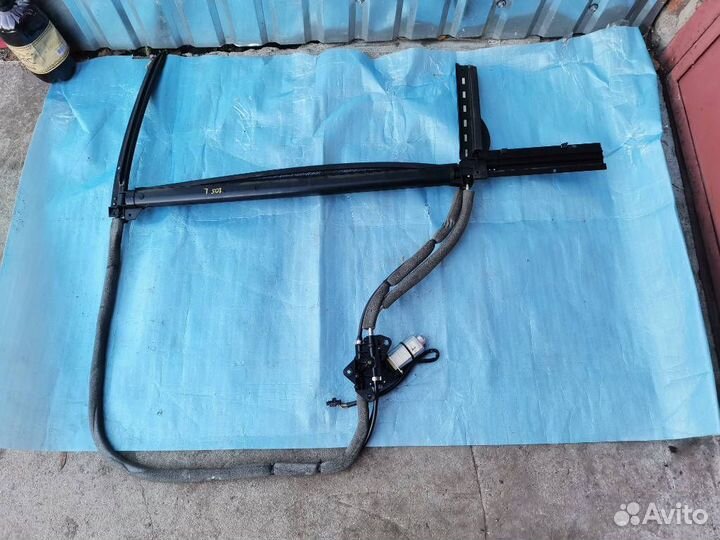 Шторка окна левая задняя A2218100520 Mercedes-Benz