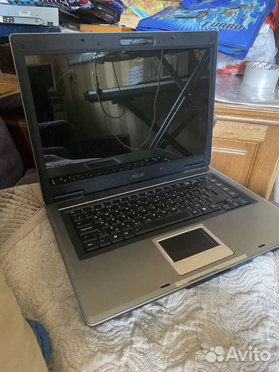 Ноутбук asus