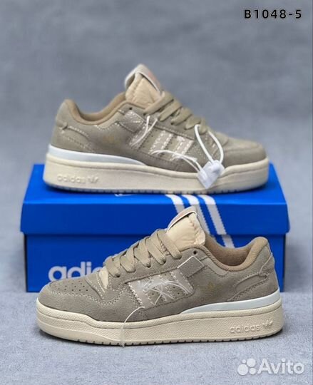 Кроссовки женские бежевые