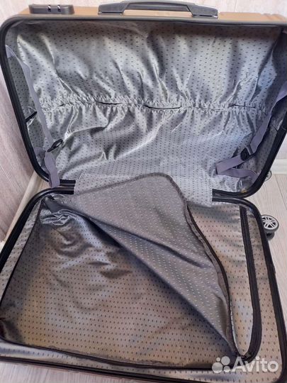 Чемодан на колесах