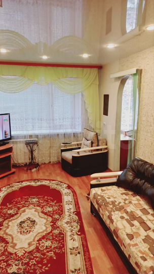 2-к. квартира, 43 м², 1/4 эт.