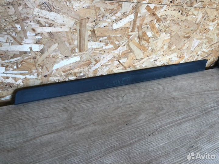 Накладка двери передняя правая Nissan X-Trail T32