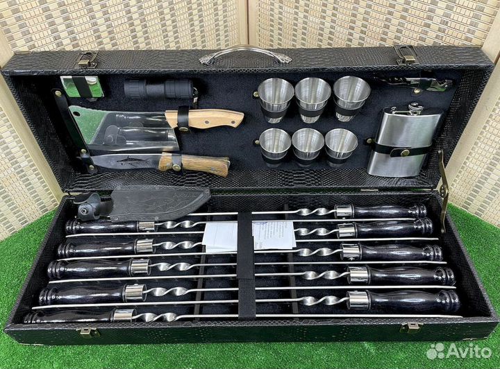 Шашлычный набор с шампурами, подарок мужчине