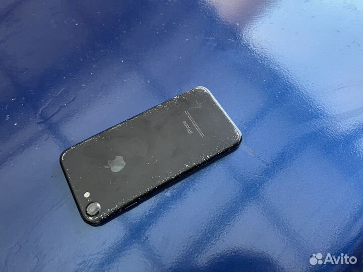 Телефон iPhone 7