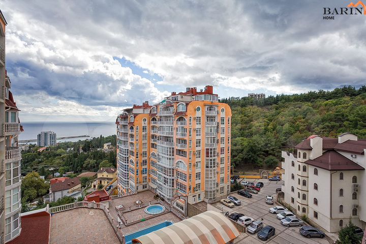 3-к. квартира, 131 м², 5/10 эт.