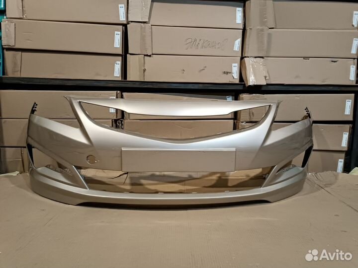 Бампер передний на hyundai Solaris цвет бежевый