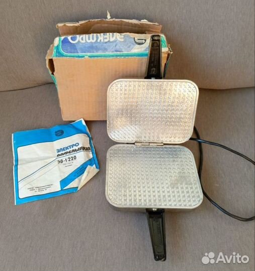 Электровафельница 