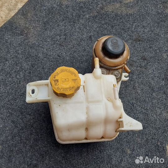 Chevrolet captiva 2.4 расширительный бачок