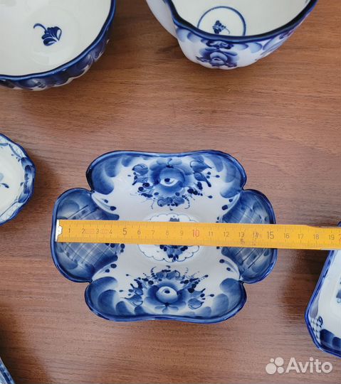 Салатники, вазочки, лотки фарфоровые гжель