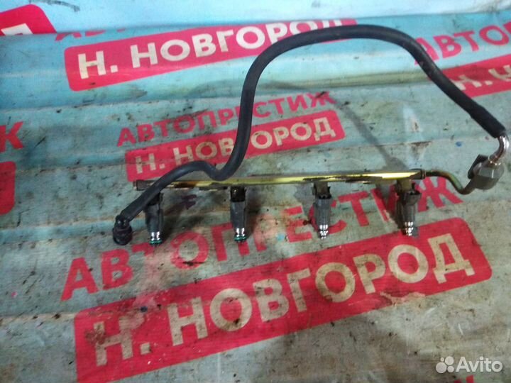 Топливная рампа с форсунками Ниссан X-Trail