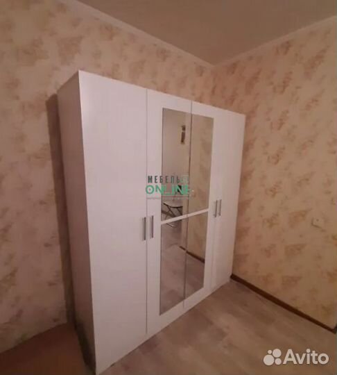 Шкаф распашной с зеркалом