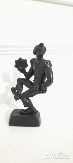 Клоун(скоморох) с бубном.Касли