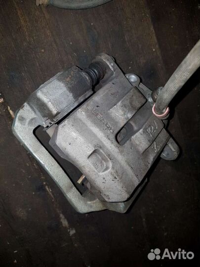 Суппорт тормозной subaru tribeca B 9