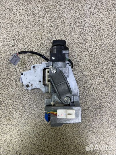 Замок зажигания Nissan Tiida C11