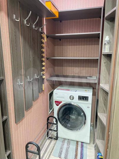 2-к. квартира, 57 м², 8/17 эт.