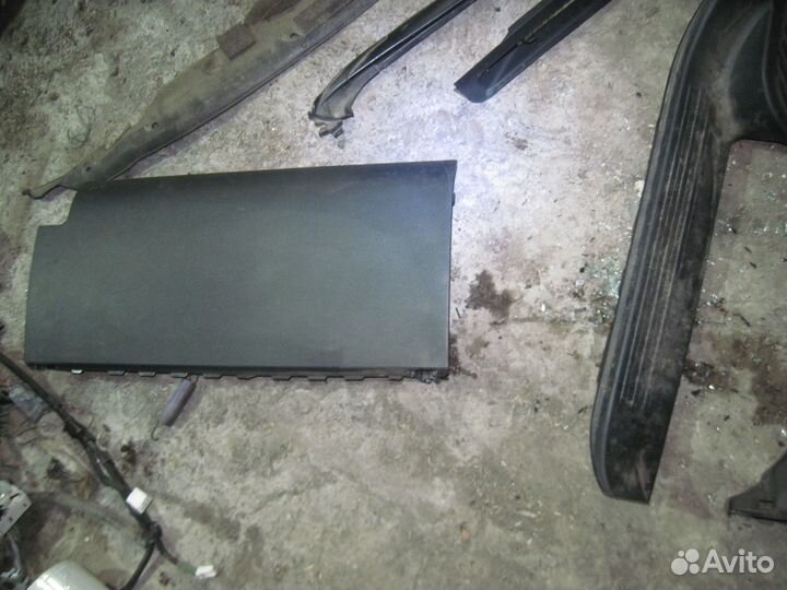 Крышка бардачка Toyota Land Cruiser 200