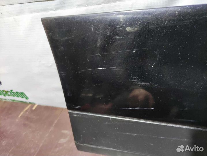 Молдинг двери задней правой VW Touareg NF