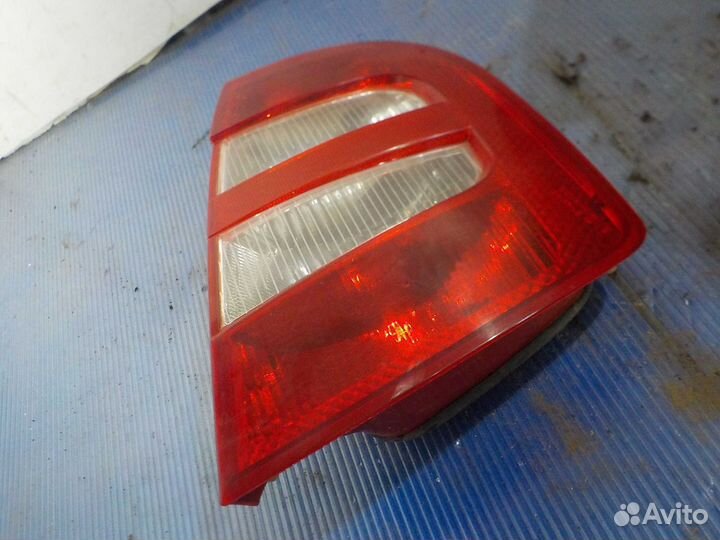 Фонарь задний правый skoda fabia