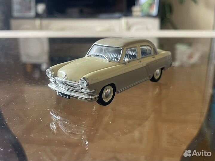 Модель автомобиля газ-21Р Волга 1:43
