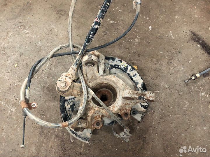 Toyota highlander кулак задний правый