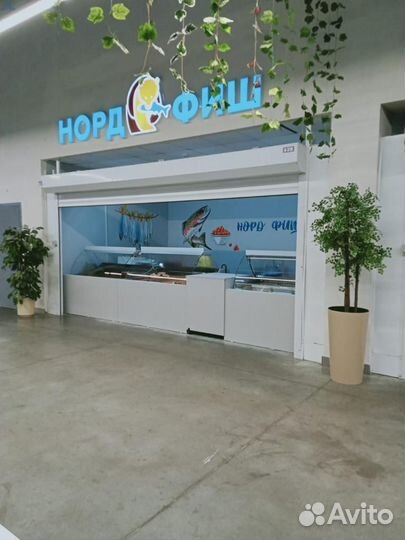 Торговые стеллажи в барбершоп