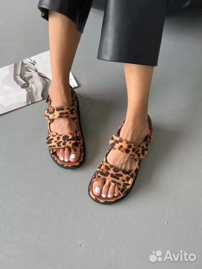 Сандалии