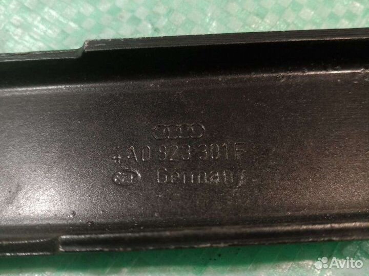 Петля капота левая Audi А6 С4