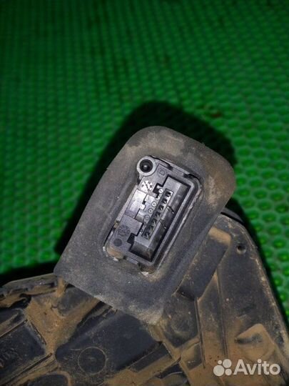 Замок двери задний правый Volkswagen Polo V CFN