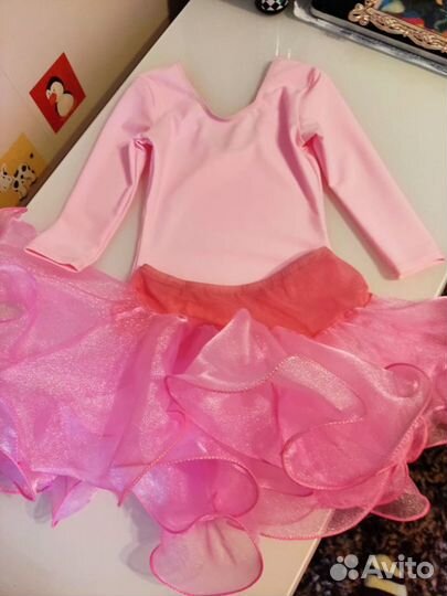 Гимнастический комплект: боди с юбкой