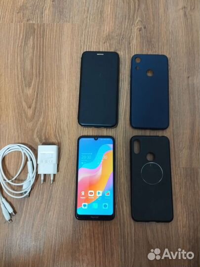 Телефон honor 8а
