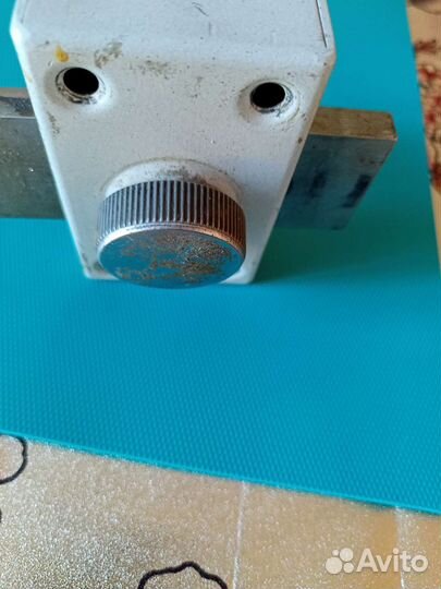 Замок дверной