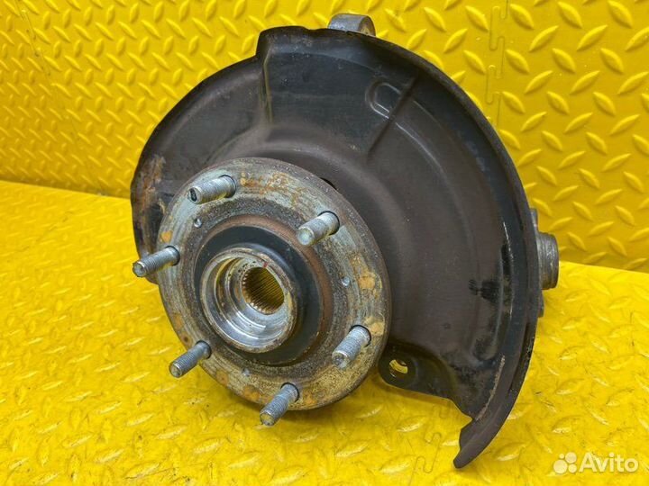 Кулак поворотный передний Mitsubishi Pajero Sport