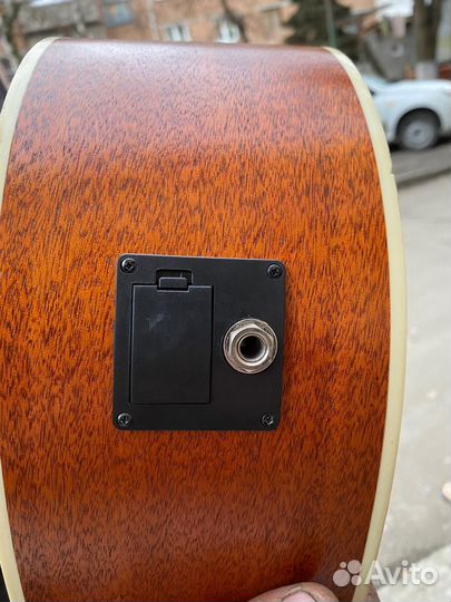 Акустическая гитара