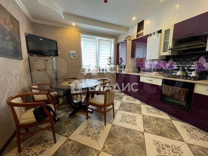 2-к. квартира, 71,4 м², 4/4 эт.