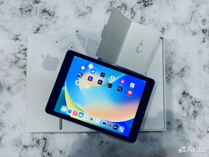 iPad Pro 9.7 Wi-Fi + Cellular