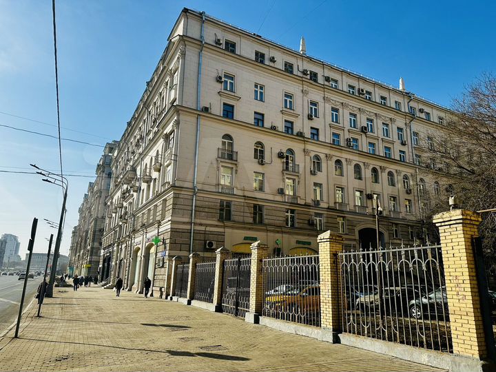 2-к. квартира, 55 м², 7/10 эт.