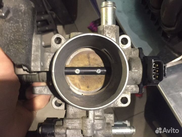 Дроссельная заслонка на мотор 1zz-fe