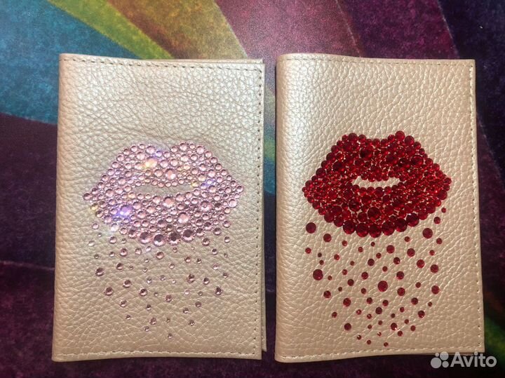 Обложка на паспорт со стразами
