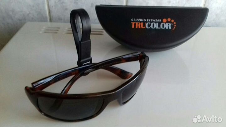 Очки солнцезащитные